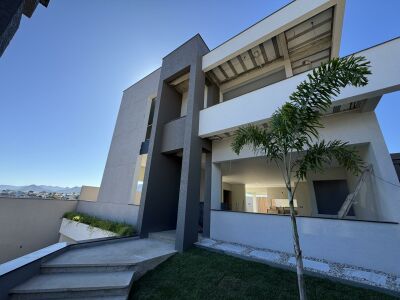 Imagem 2 de Casa com elevador e 04 dormitórios além de piscina e vista linda da cidade loading=